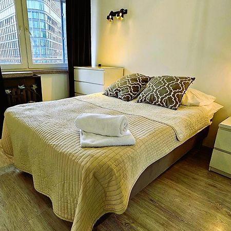 Golden View Apartment Варшава Екстериор снимка