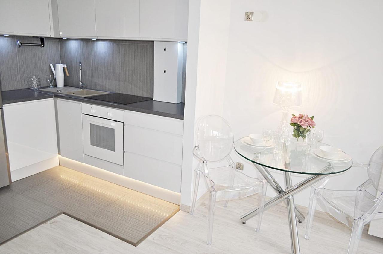 Golden View Apartment Варшава Екстериор снимка